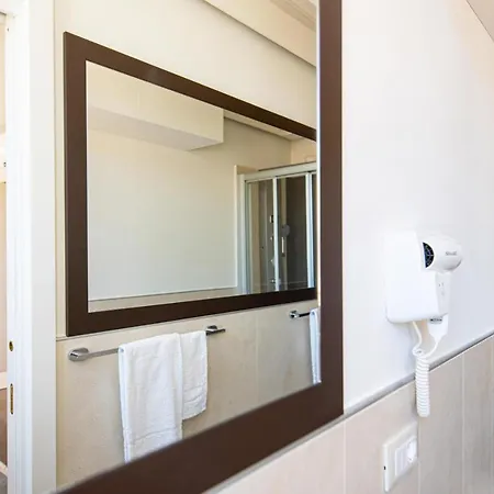 Opera Arte Conero Riviera Affittacamere 3*